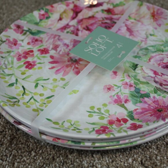 Soho Loft Pink Rose Floral Set of 4 Melamine 11" Dinner Plates White NWT RARE - Picture 3 of 4